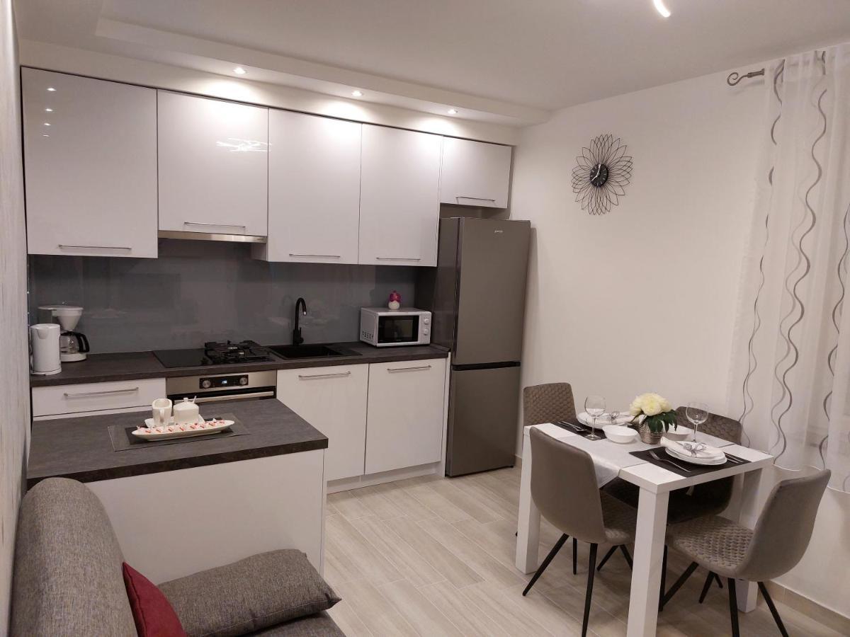 Apartment Hrzic Malinska Exterior foto